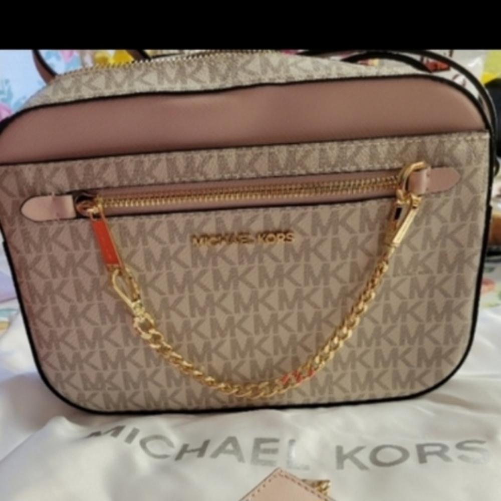 Micheal Kors crossbody